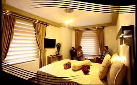 City Hotel